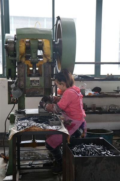 Wuxi Shunze Chain Transmission Co., Ltd. manufacturer production line